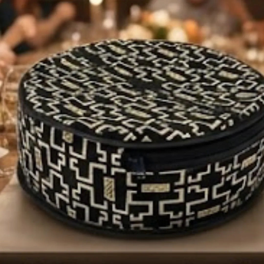 The Ultimate Hosting Guide: How to Serve Fresh, Hot Meals for Your Guests Every Time